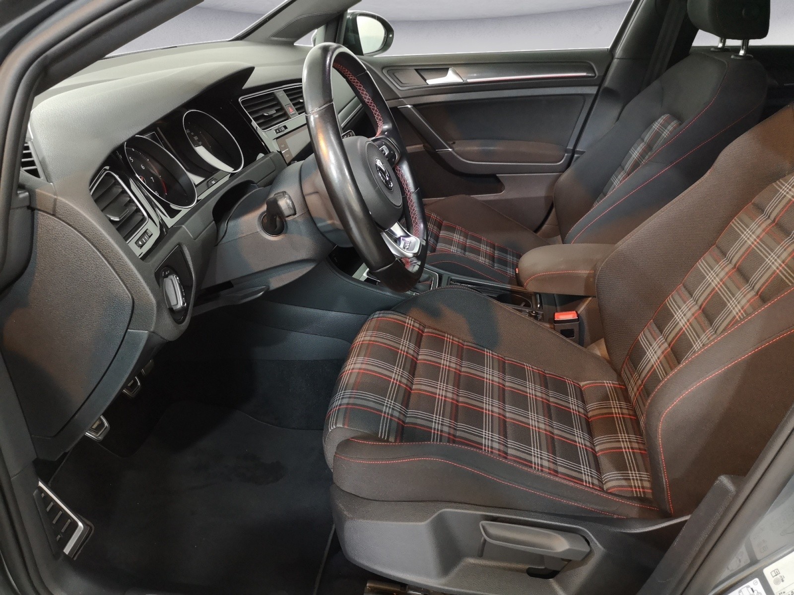 Volkswagen - Volkswagen Golf GTI