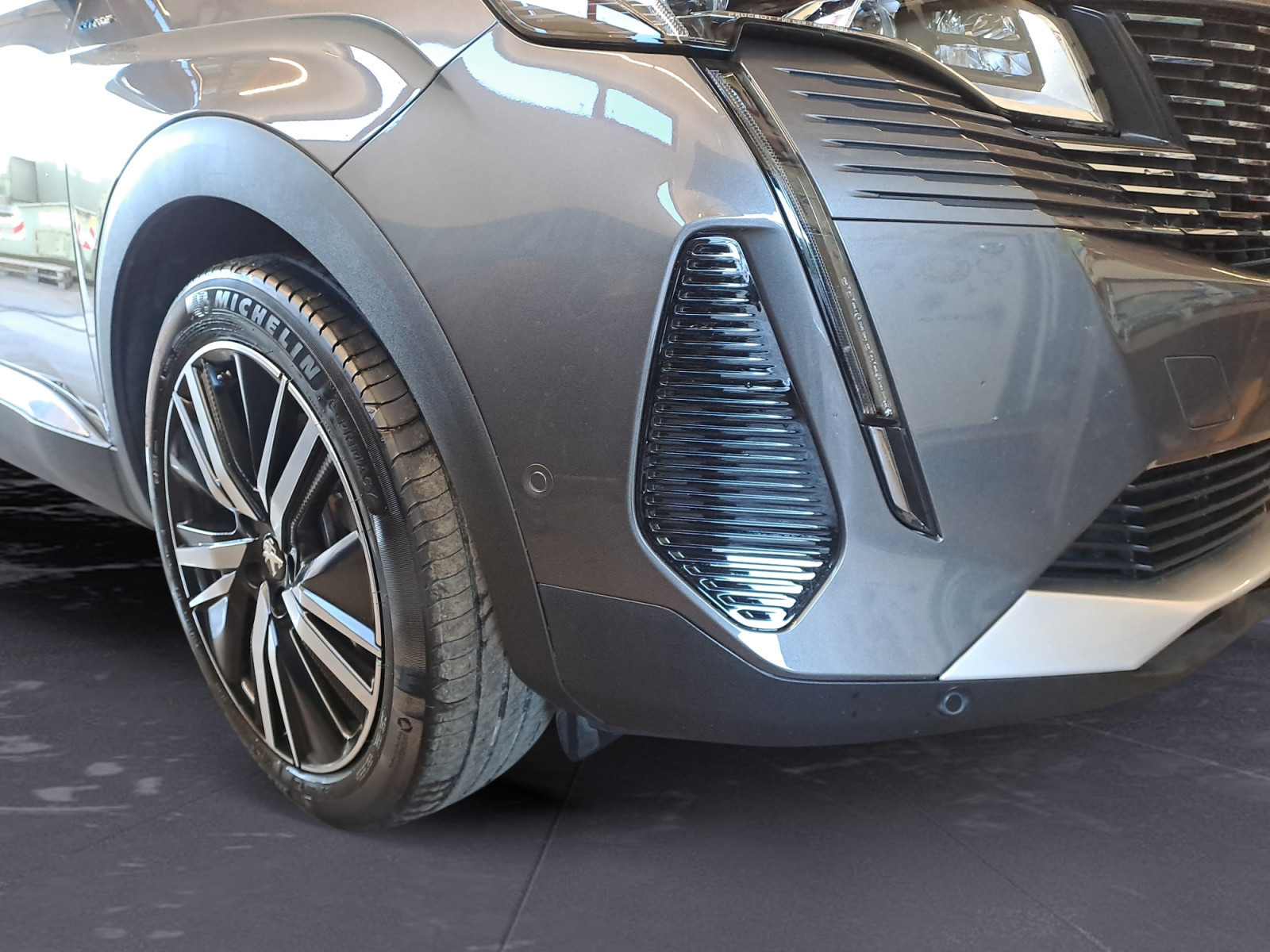 Peugeot - 3008 HYBRID 225 e-EAT8 GT Pack