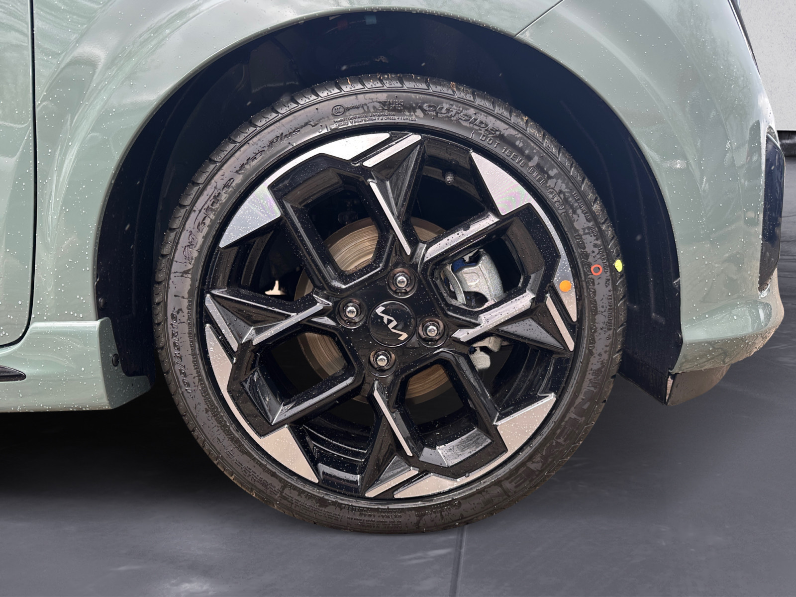 Kia - Picanto 1.2 GT-line Launch Edition