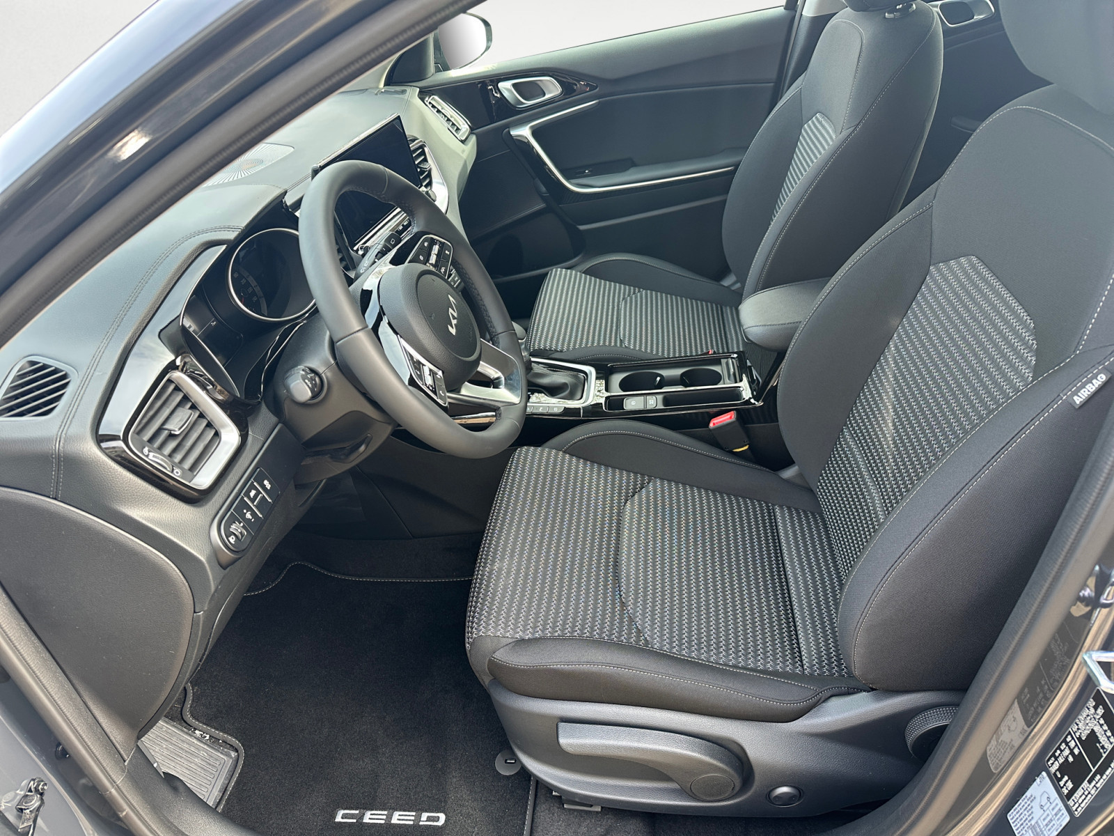 Kia - cee´d / Ceed 1.5 T-GDI Ultimate Edition