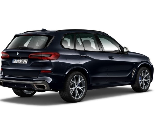 BMW - X5 M50i