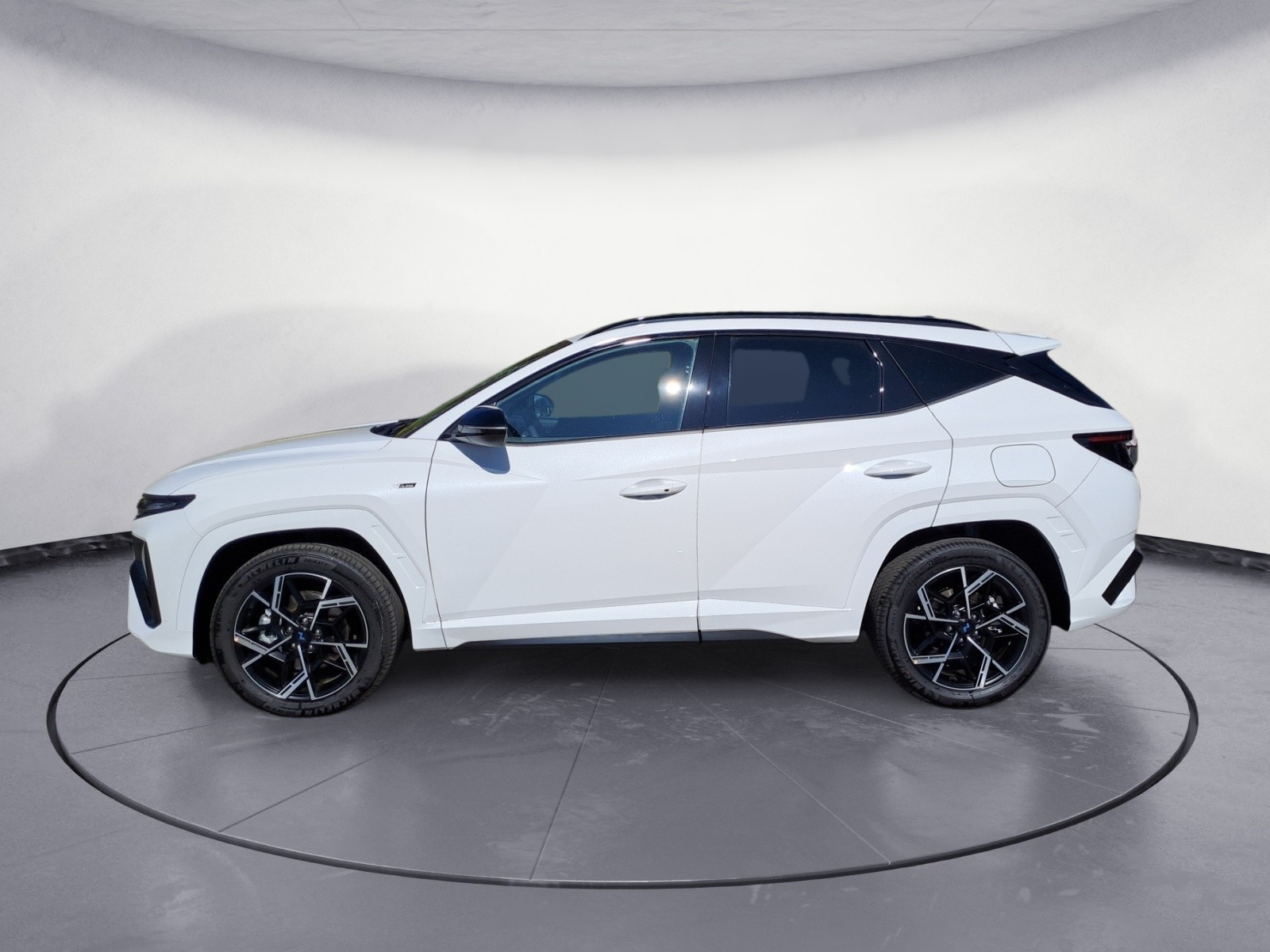 Hyundai - TUCSON PHEV 4WD DCT