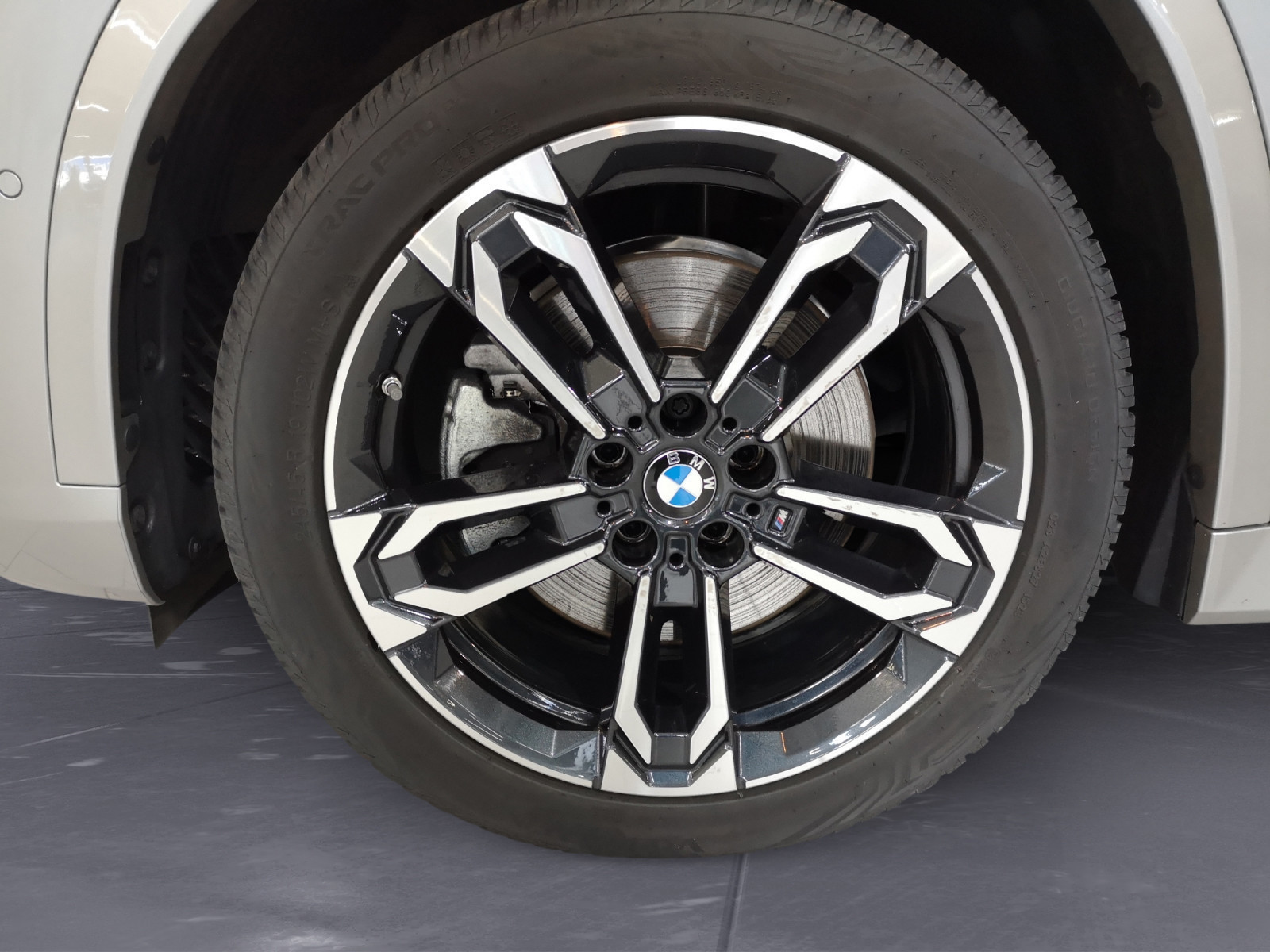 BMW - X1 xDrive23i Steptronic