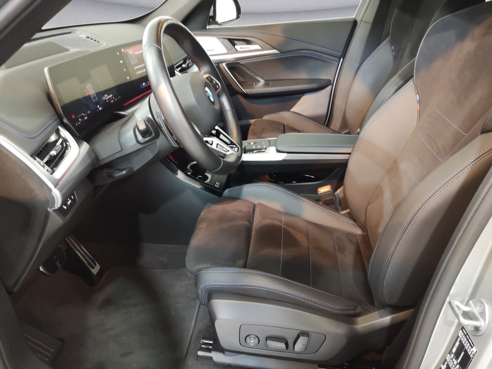 BMW - X1 xDrive23i Steptronic
