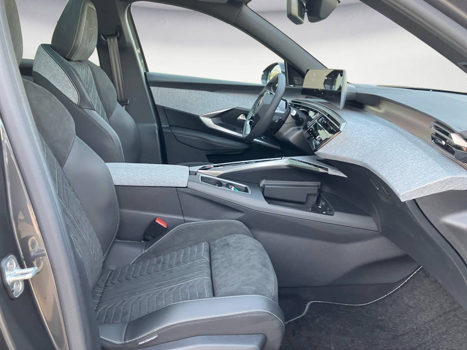 Peugeot - 3008 Plug-In Hybrid 195 e-DSC7 GT