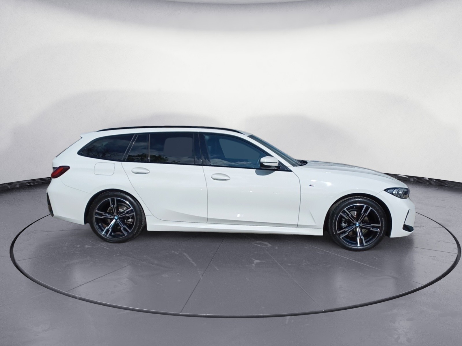 BMW - 318i Touring Auto