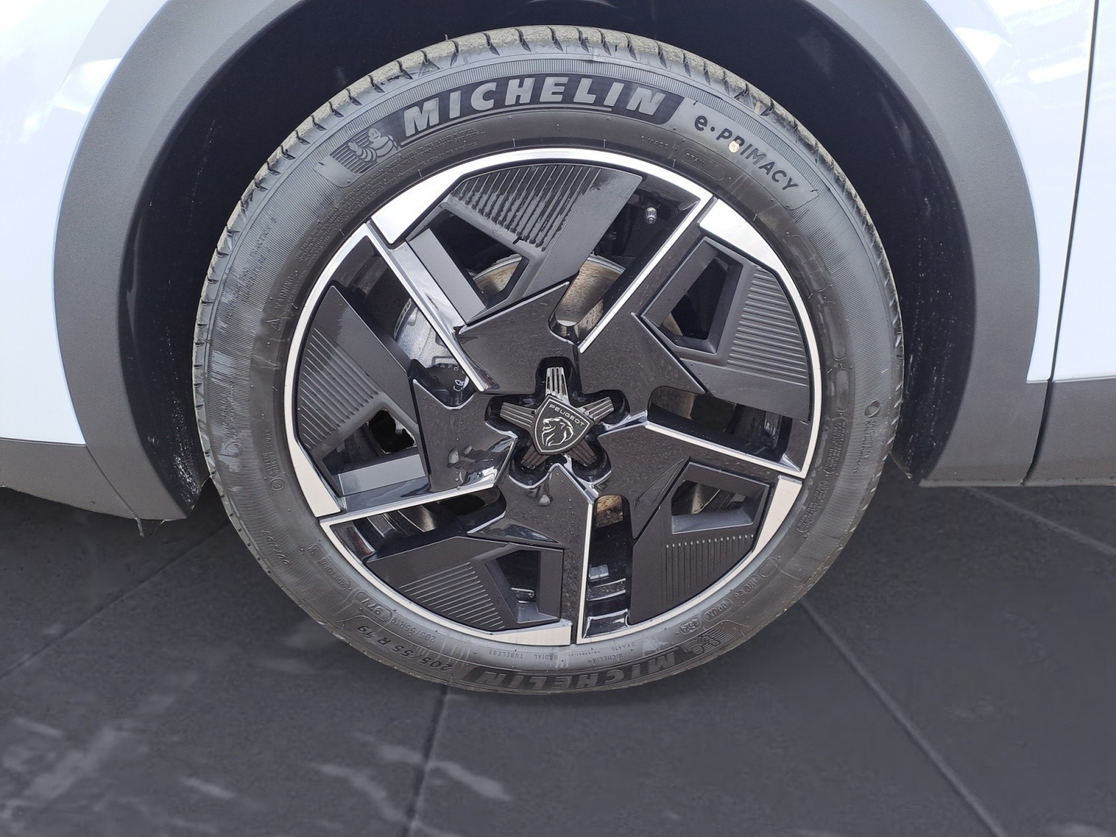 Peugeot - 408 PureTech 130 EAT8 GT