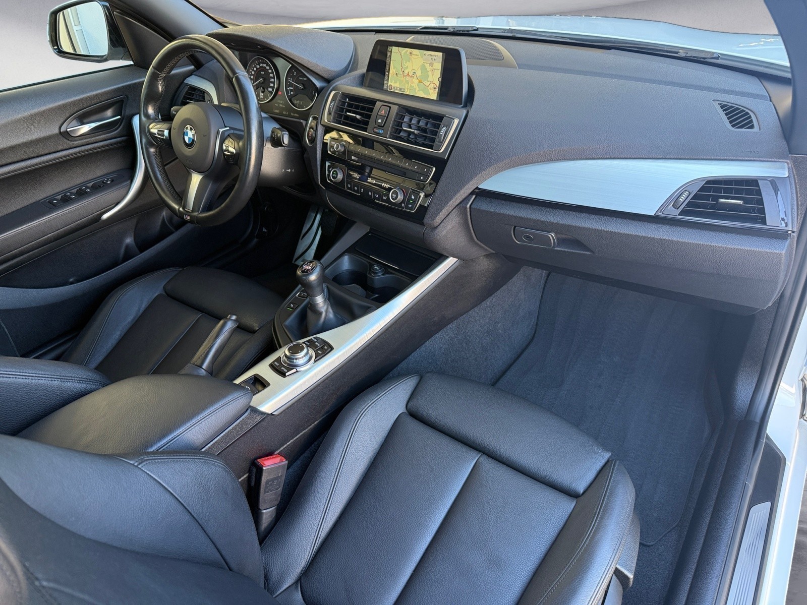 BMW - 218i Cabrio M Sport
