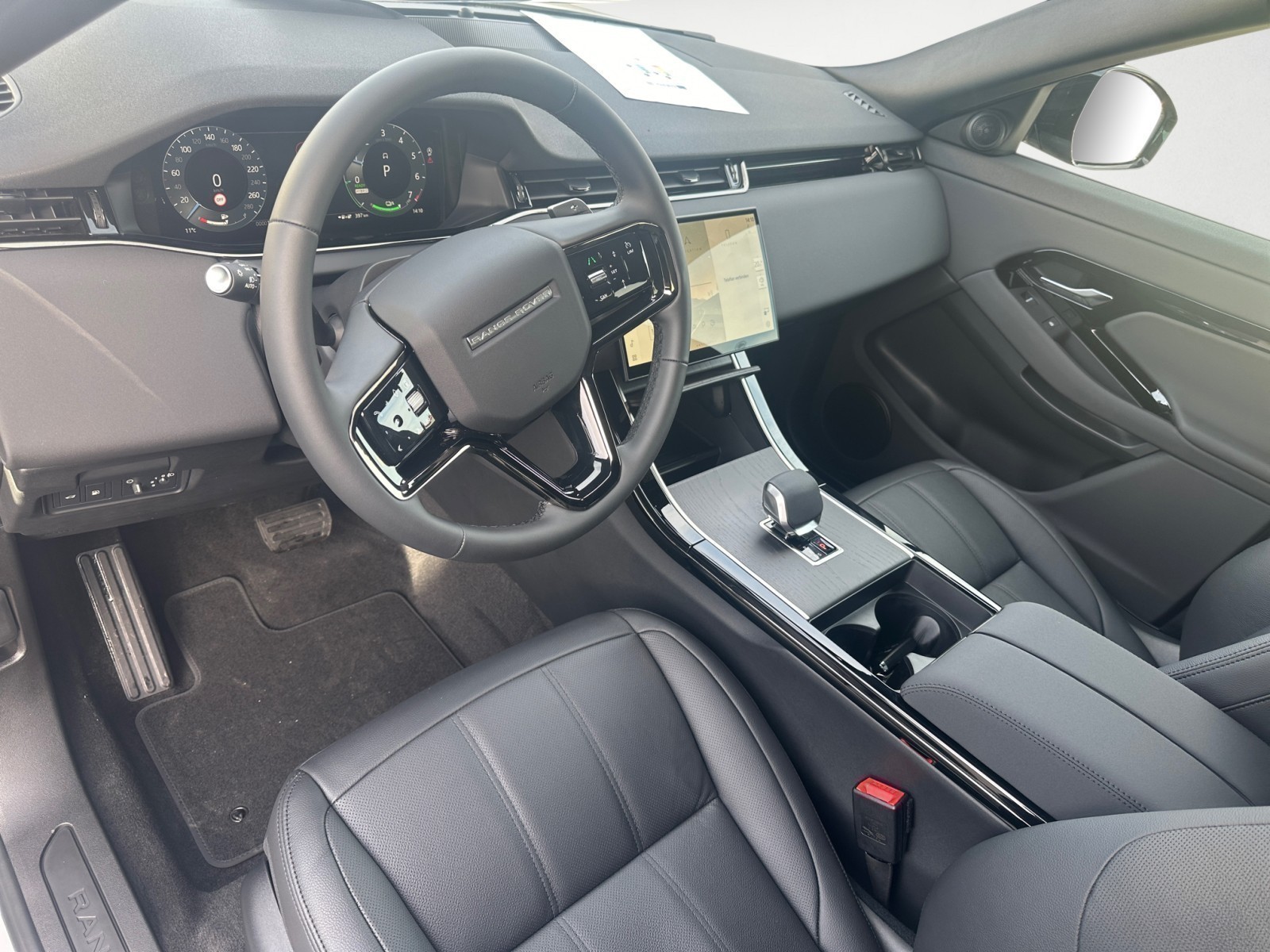 Land Rover - Range Rover Evoque P270e S