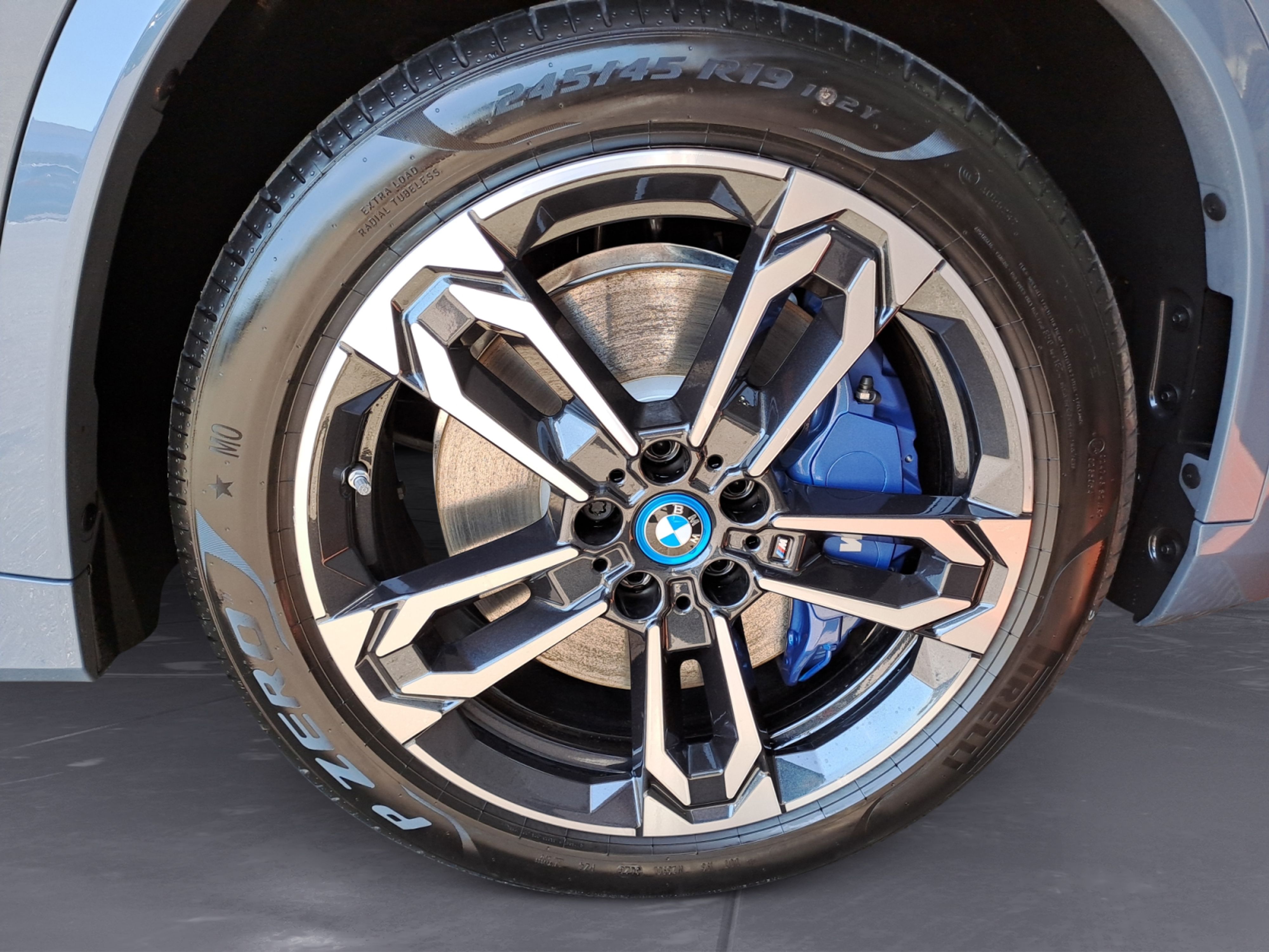 BMW - iX1 xDrive30