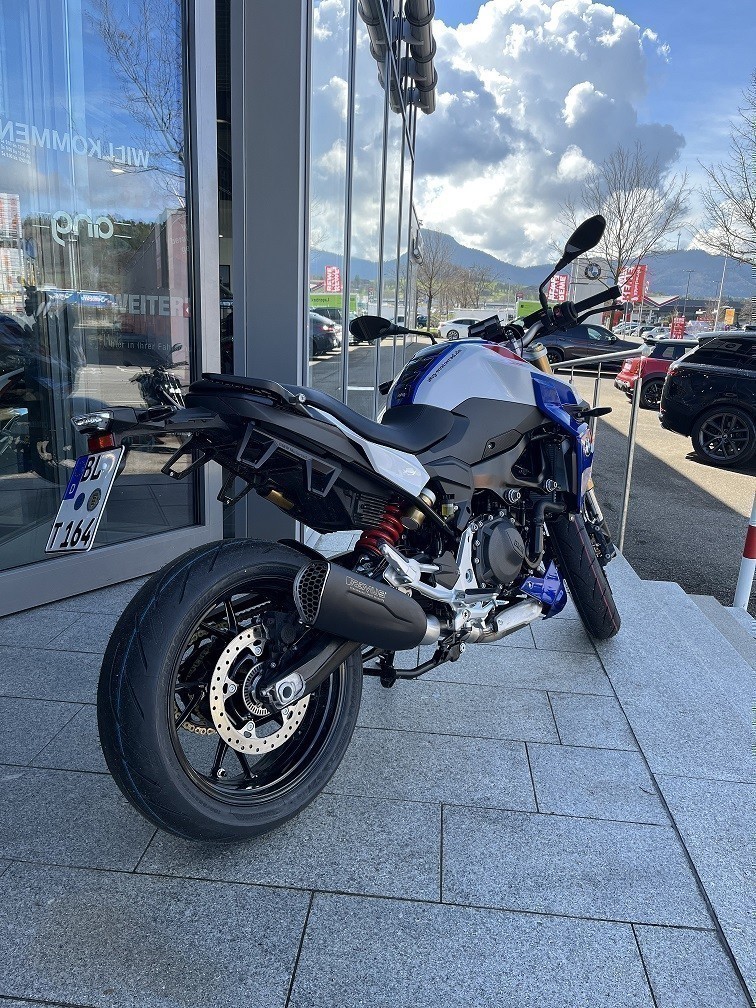 BMW Motorrad - F 900 R mit Werksgarantie bis 2027