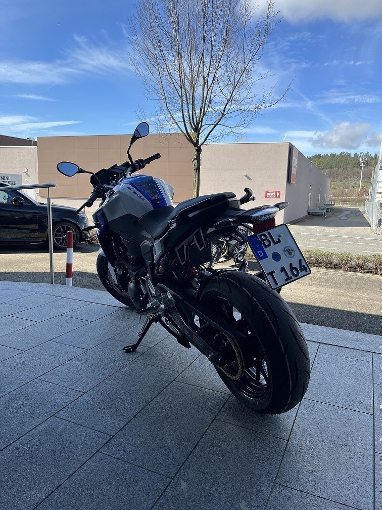 BMW Motorrad - F 900 R mit Werksgarantie bis 2027