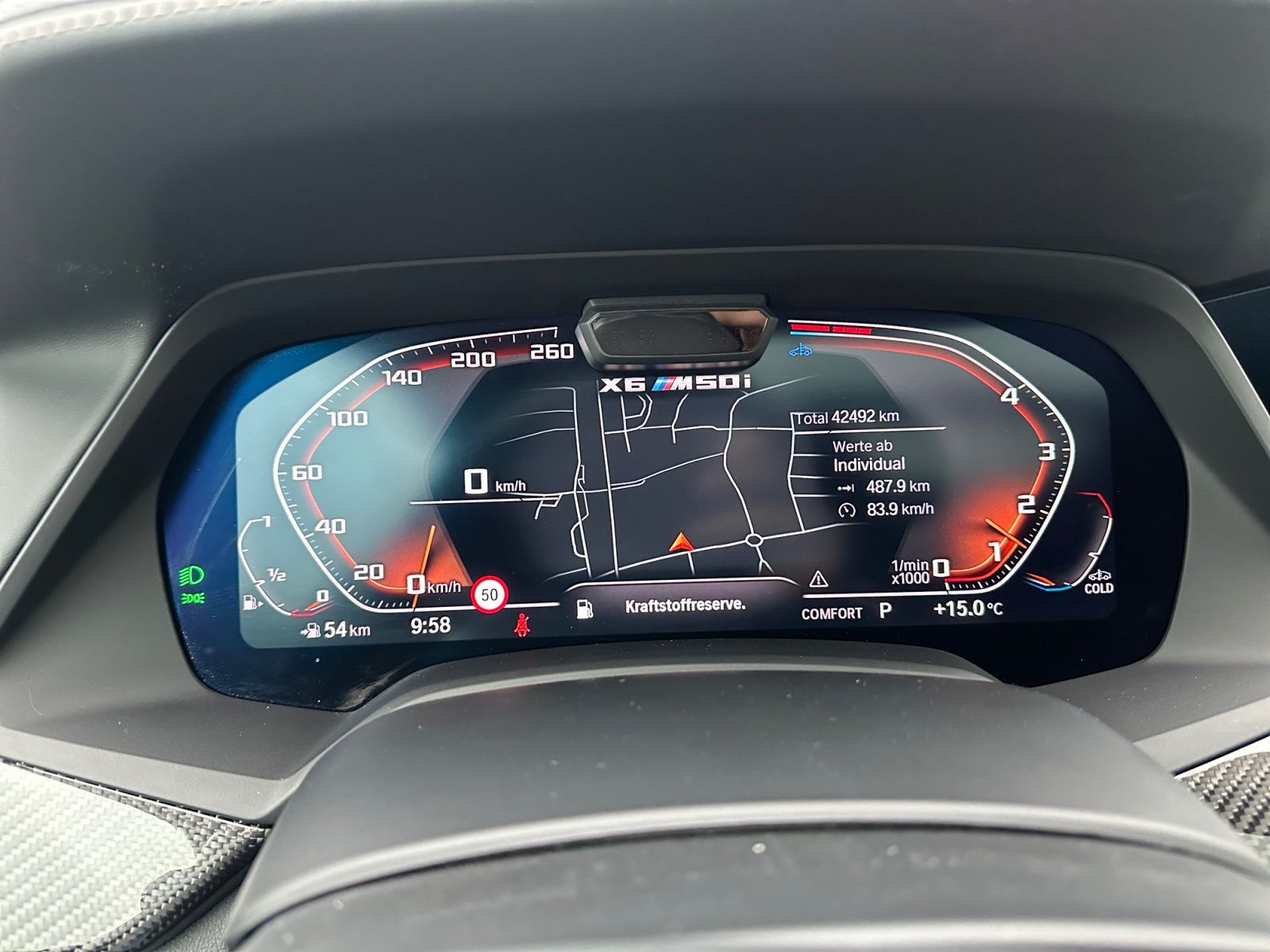BMW - X6 M50i