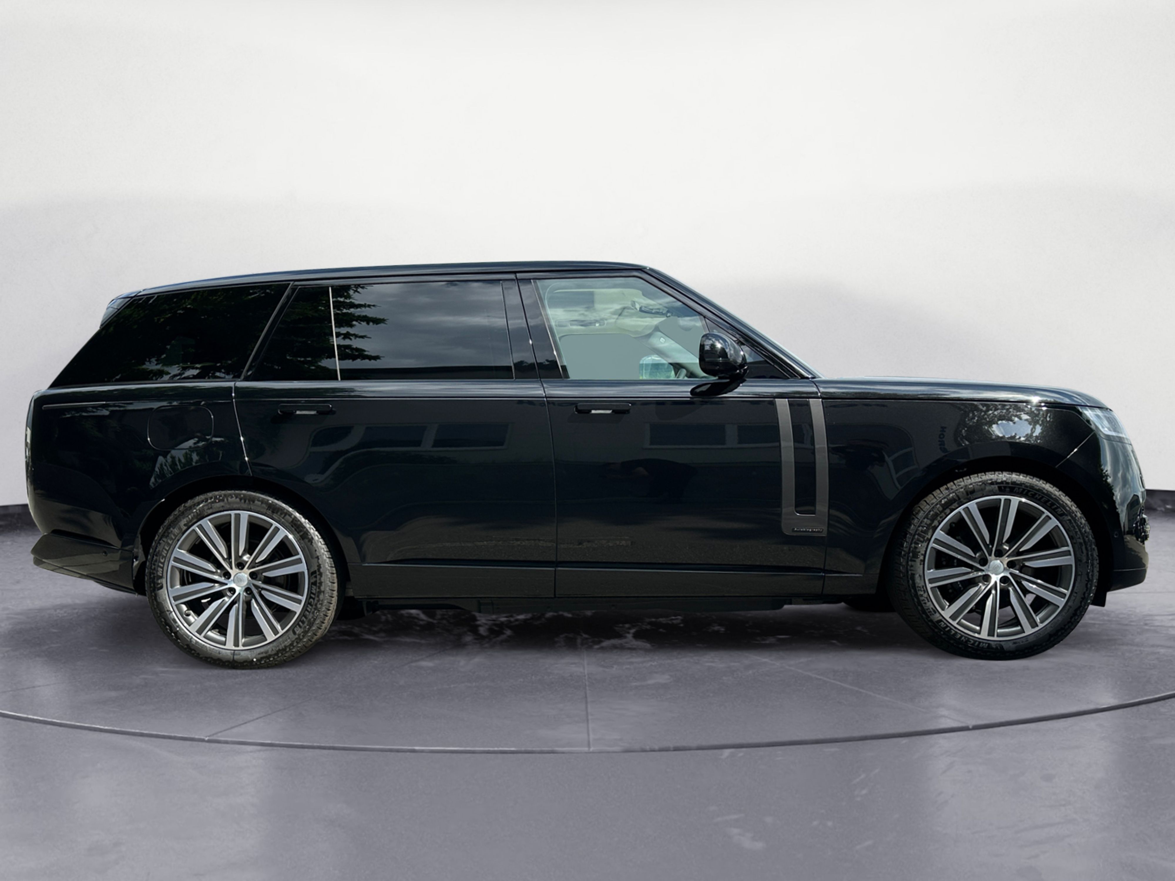 Land Rover - Range Rover LWB P460e AUTOBIOGRAPHY