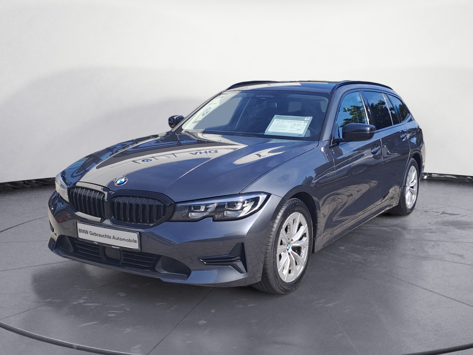 BMW - 330iA Touring Advantage