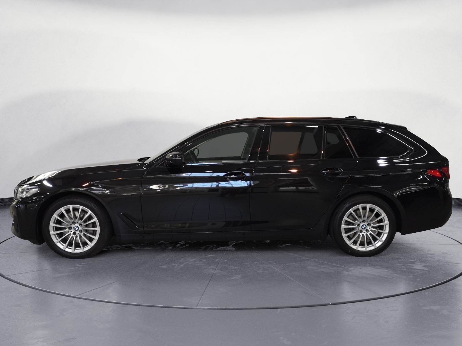 BMW - 540i xDrive Touring