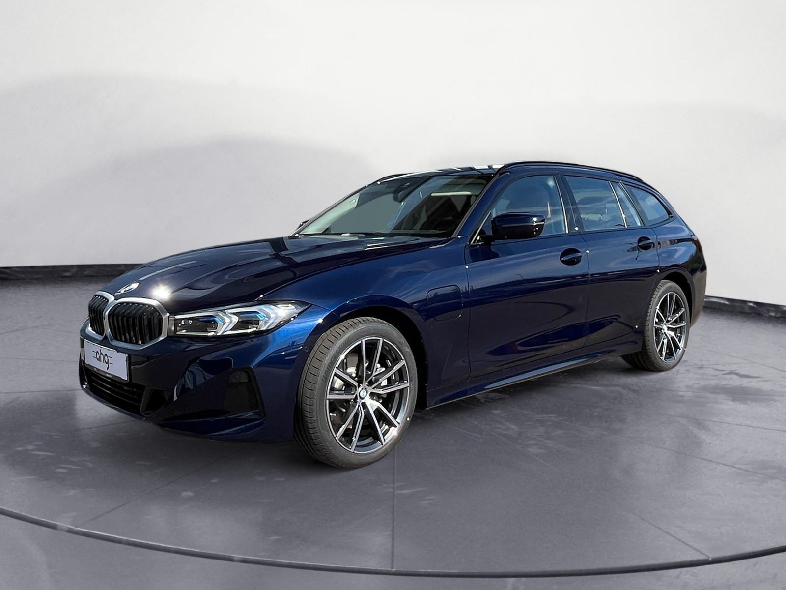 BMW - 330e Touring Automatic