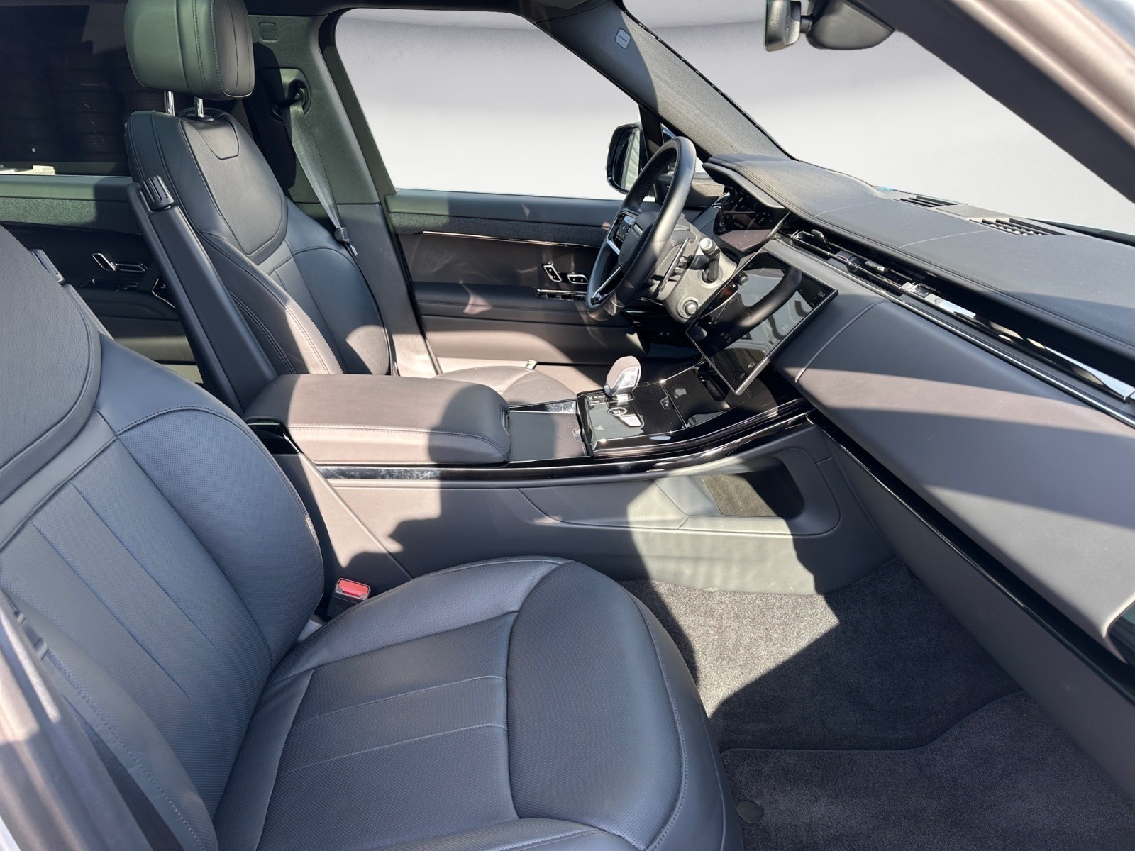 Land Rover - Range Rover Sport D300 Dynamic SE