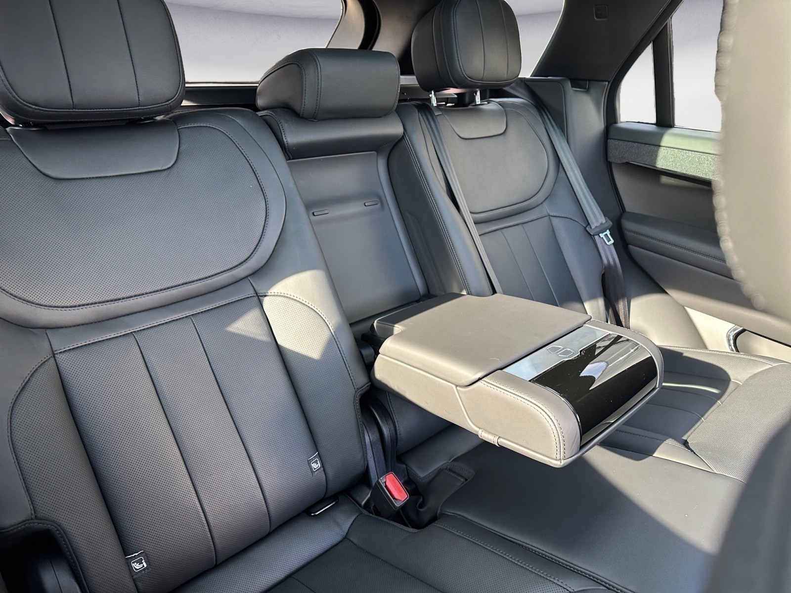 Land Rover - Range Rover Sport D300 Dynamic SE