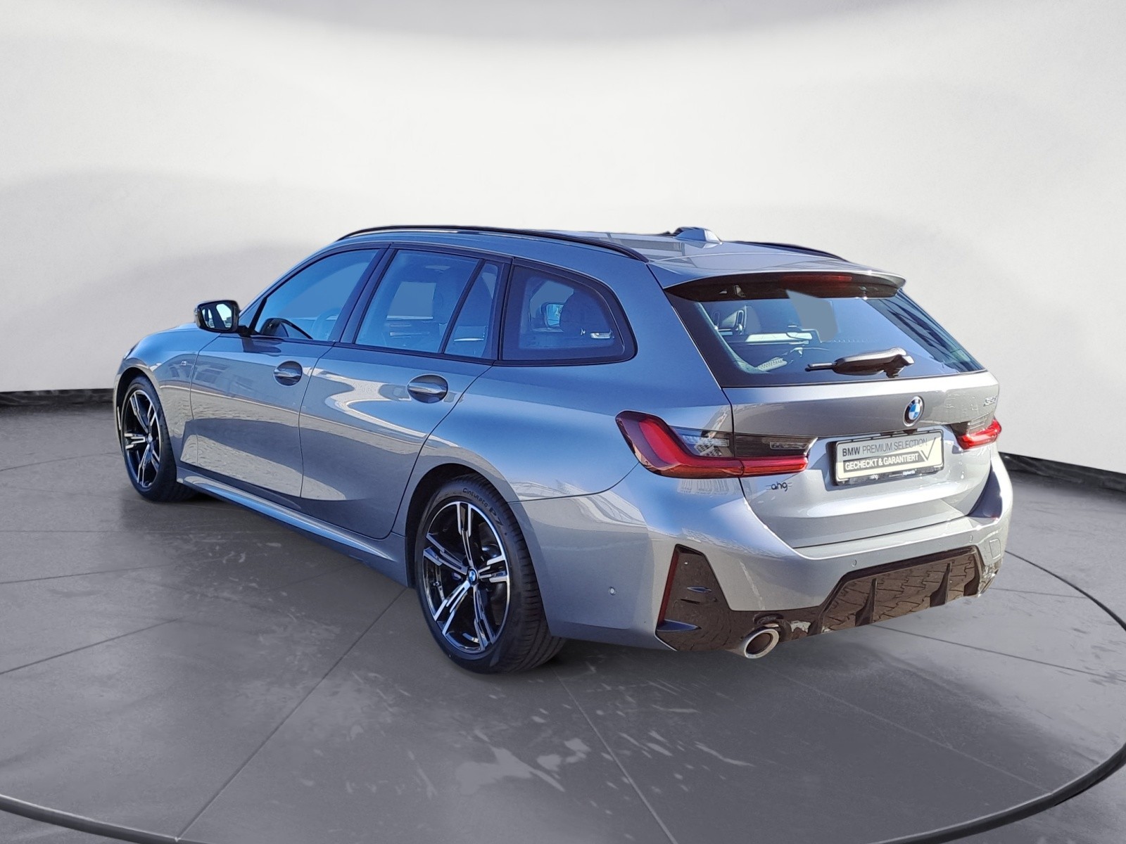 BMW - 330i Touring