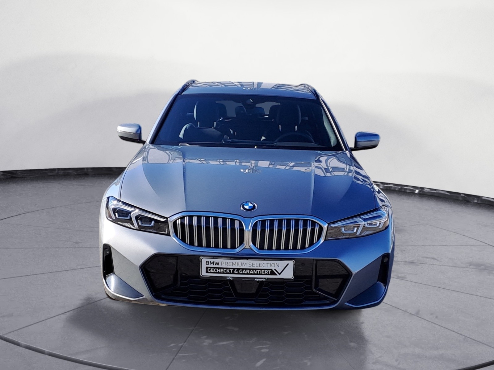BMW - 330i Touring