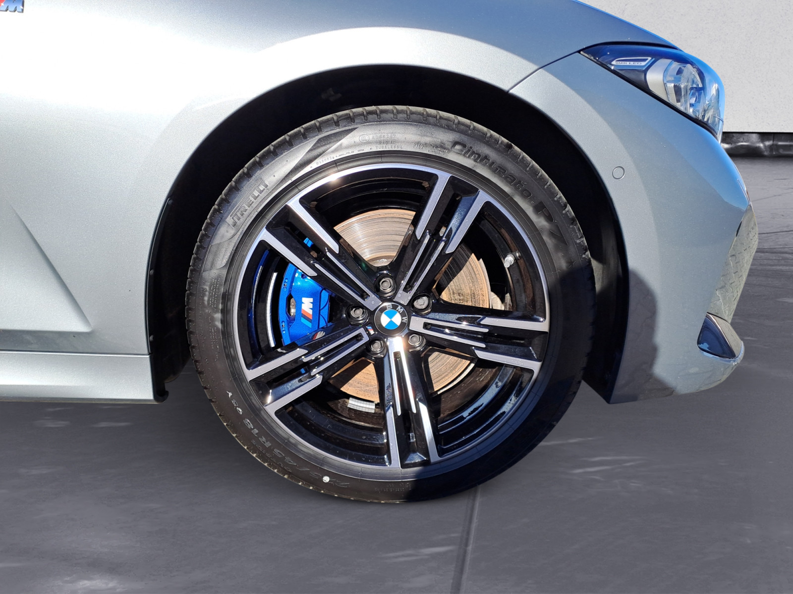 BMW - 330i Touring