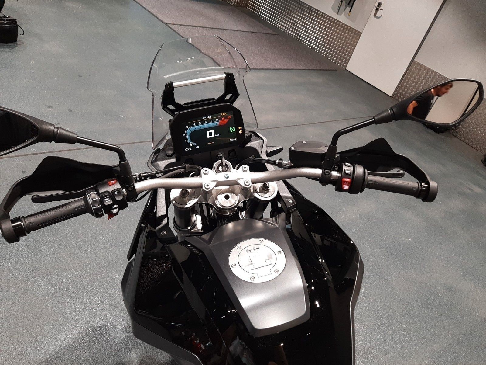 BMW Motorrad - F 900 GS mit Werksgarantie bis 2027