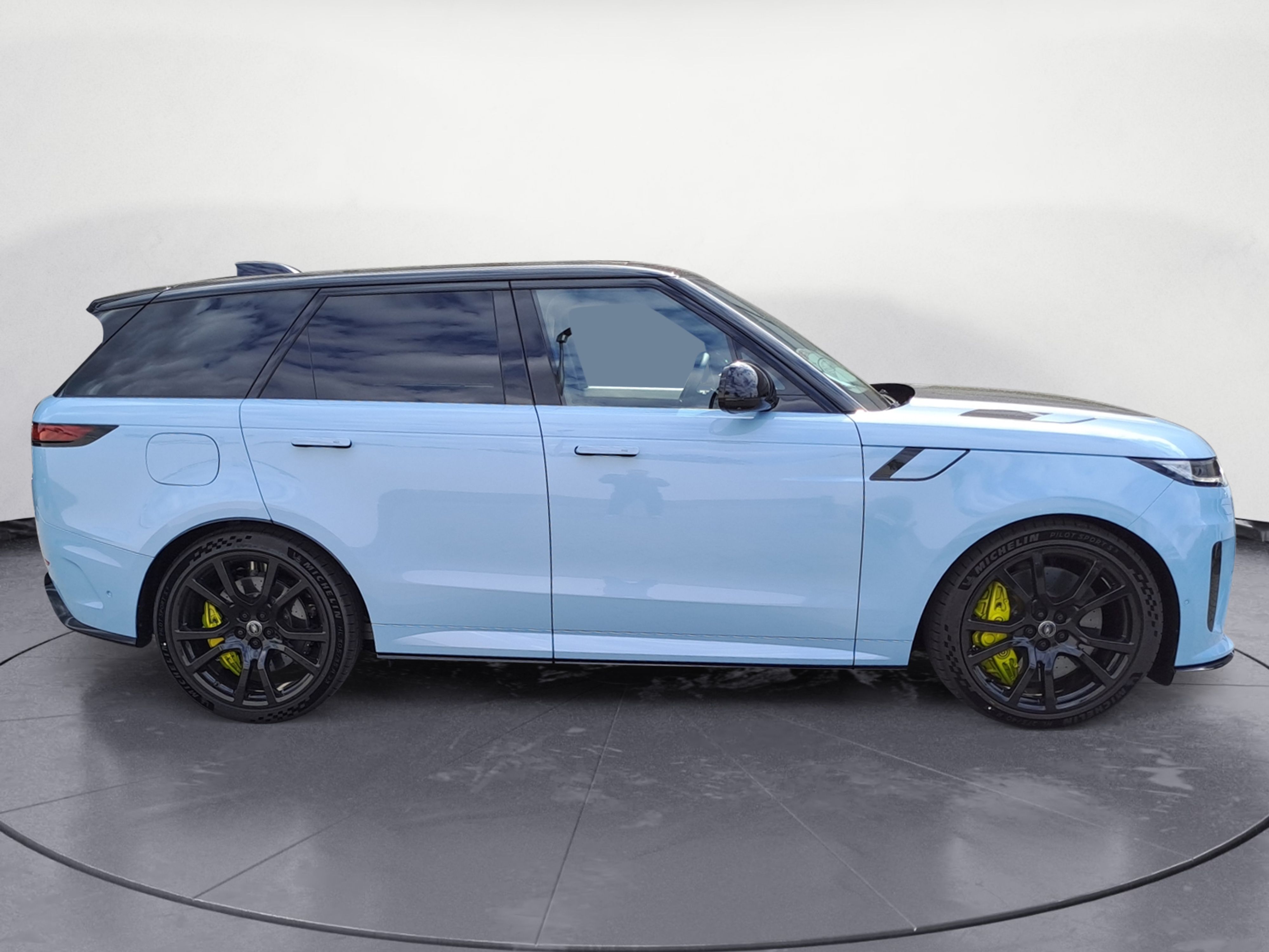 Land Rover - Range Rover Sport P635 SV EDITION CELESTIAL