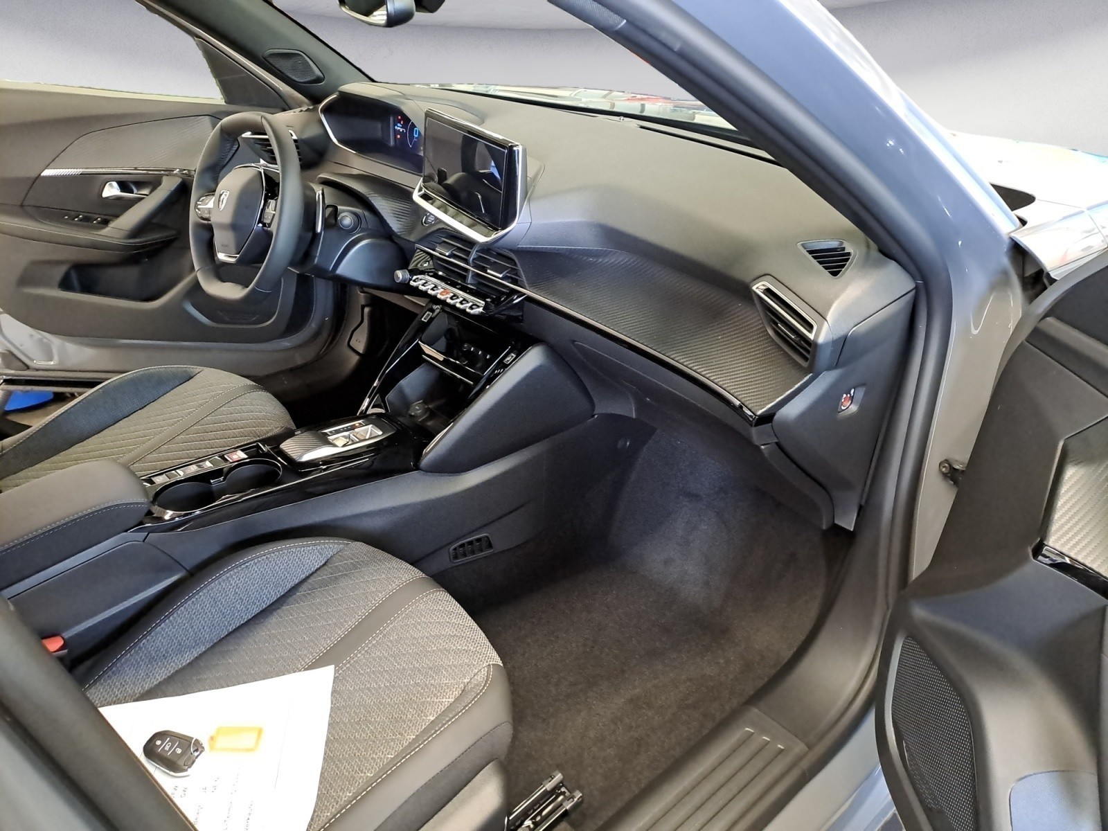 Peugeot - 2008 ALLURE HYBRID 136 e-DSC6