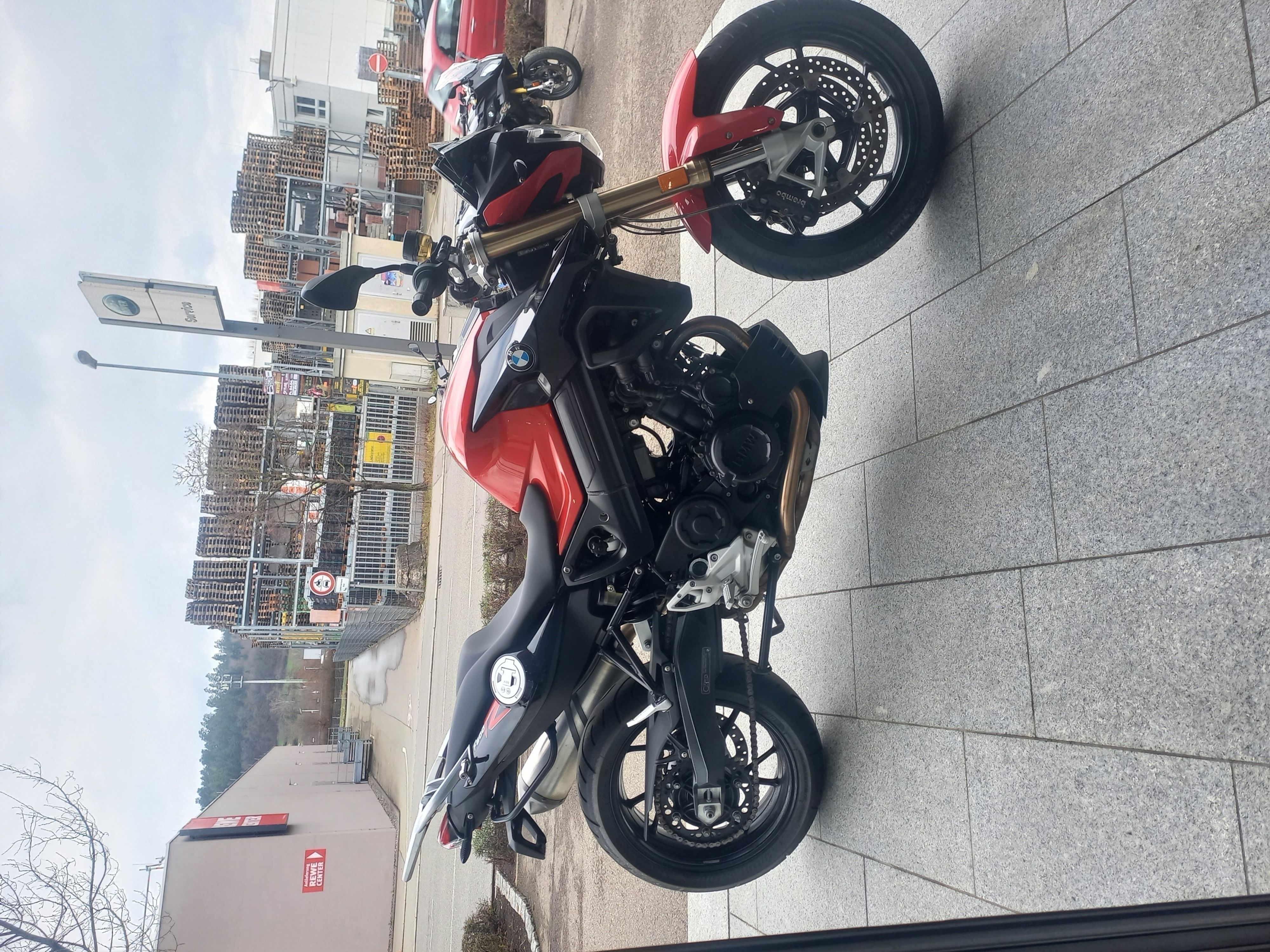 BMW Motorrad - F 800 R mit 1 Jahr Gewährleistung