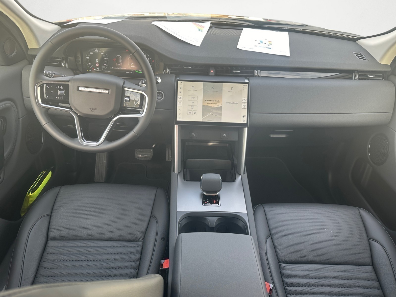 Land Rover - Discovery Sport P270e S