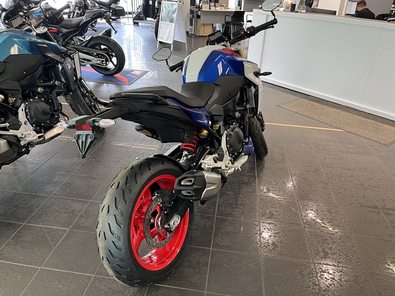 BMW Motorrad - F 900 R sofort verfügbar mit Vollausstattung