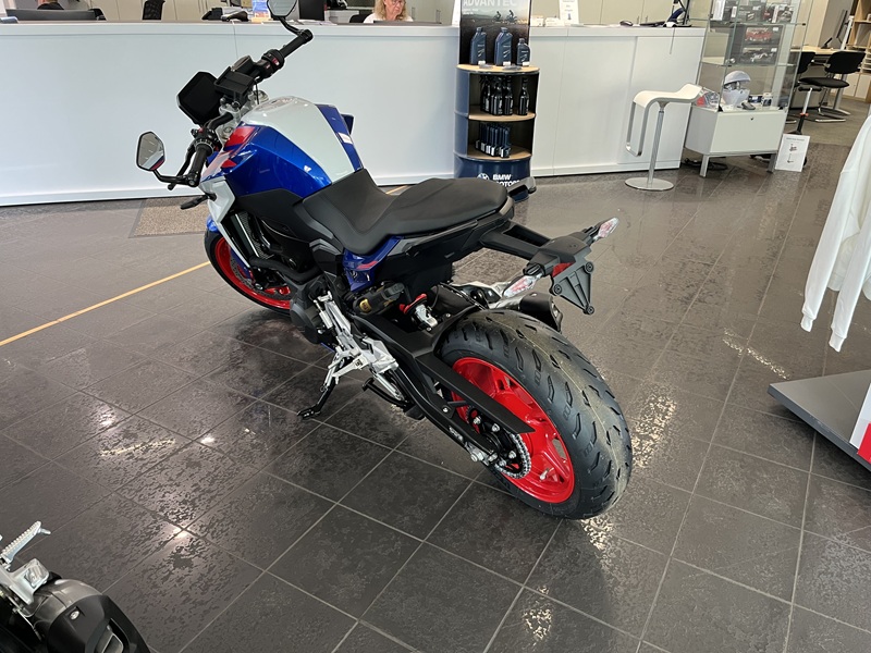 BMW Motorrad - F 900 R sofort verfügbar mit Vollausstattung