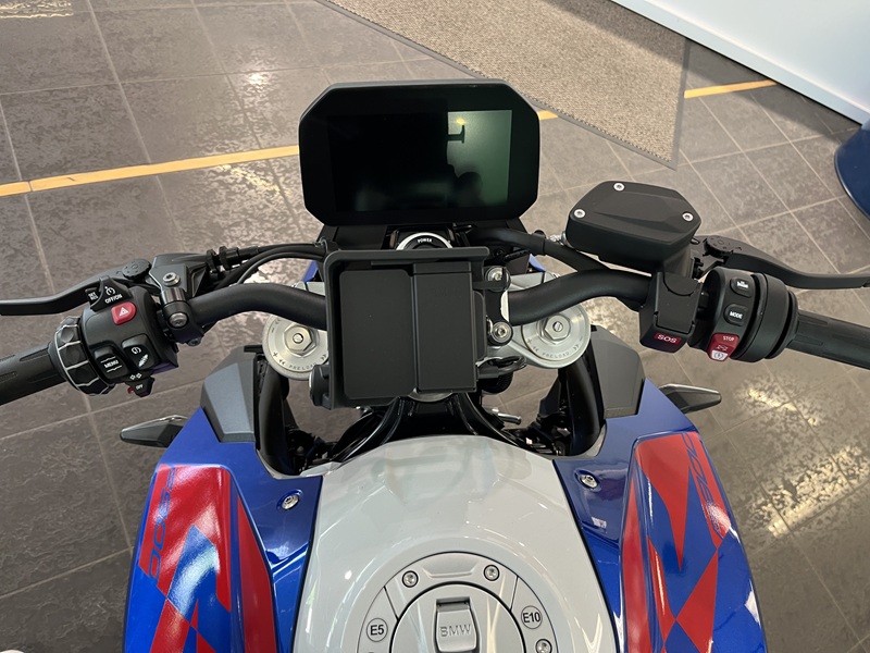 BMW Motorrad - F 900 R sofort verfügbar mit Vollausstattung