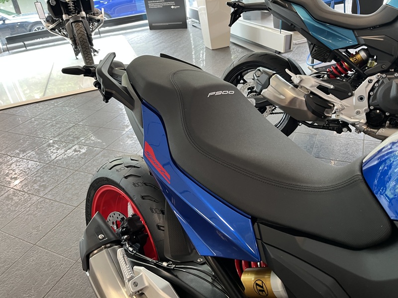 BMW Motorrad - F 900 R sofort verfügbar mit Vollausstattung