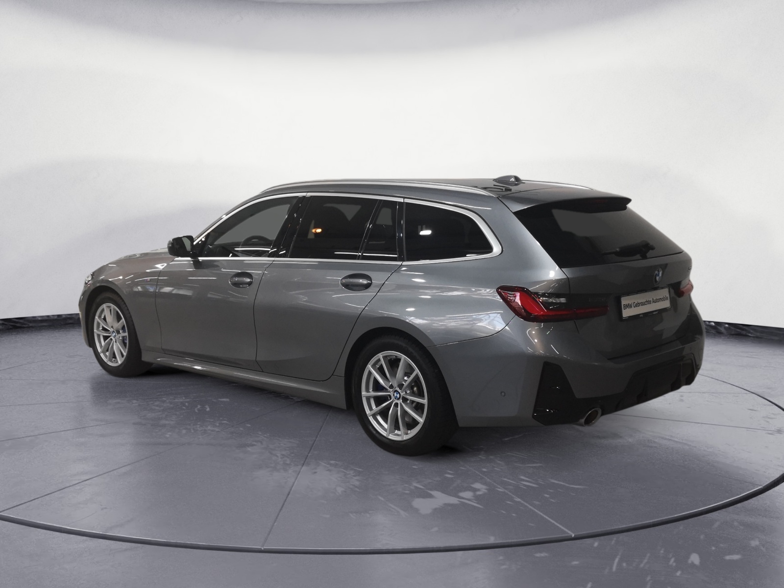 BMW - 330i Touring Automatic