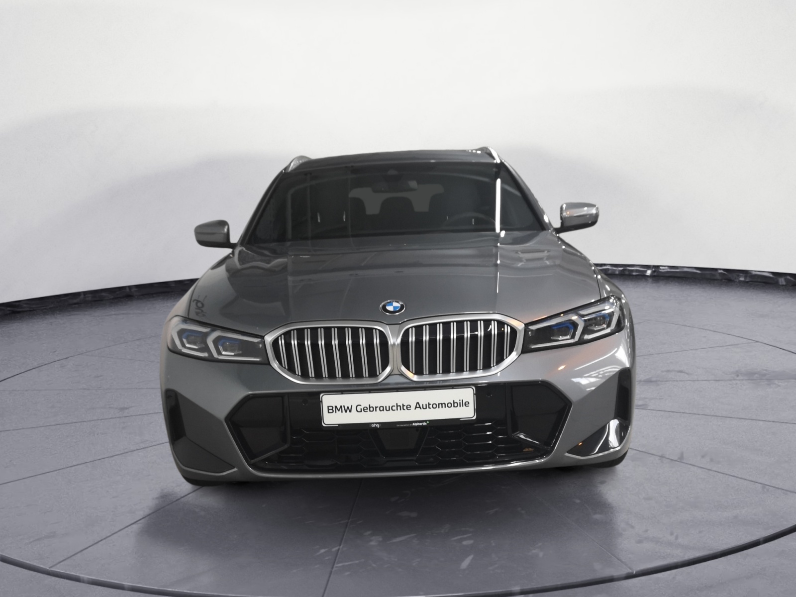 BMW - 330i Touring Automatic