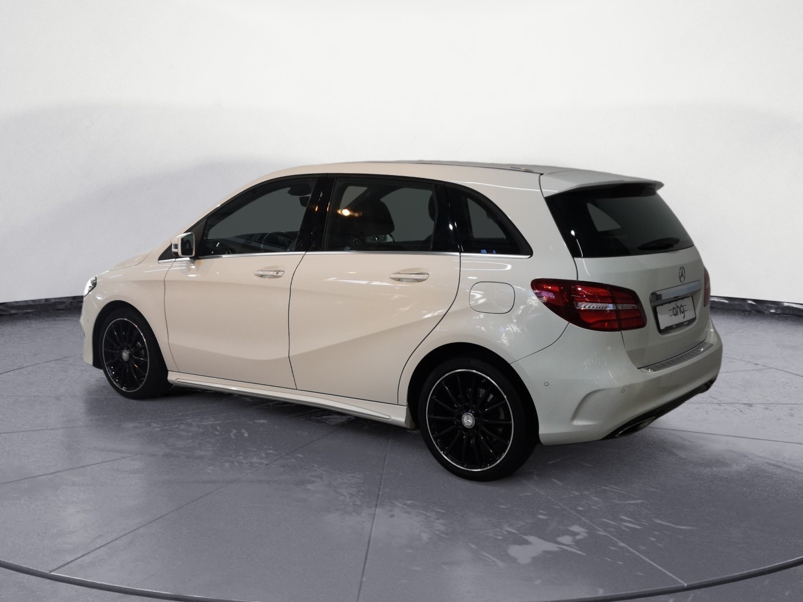 Mercedes-Benz - B 220