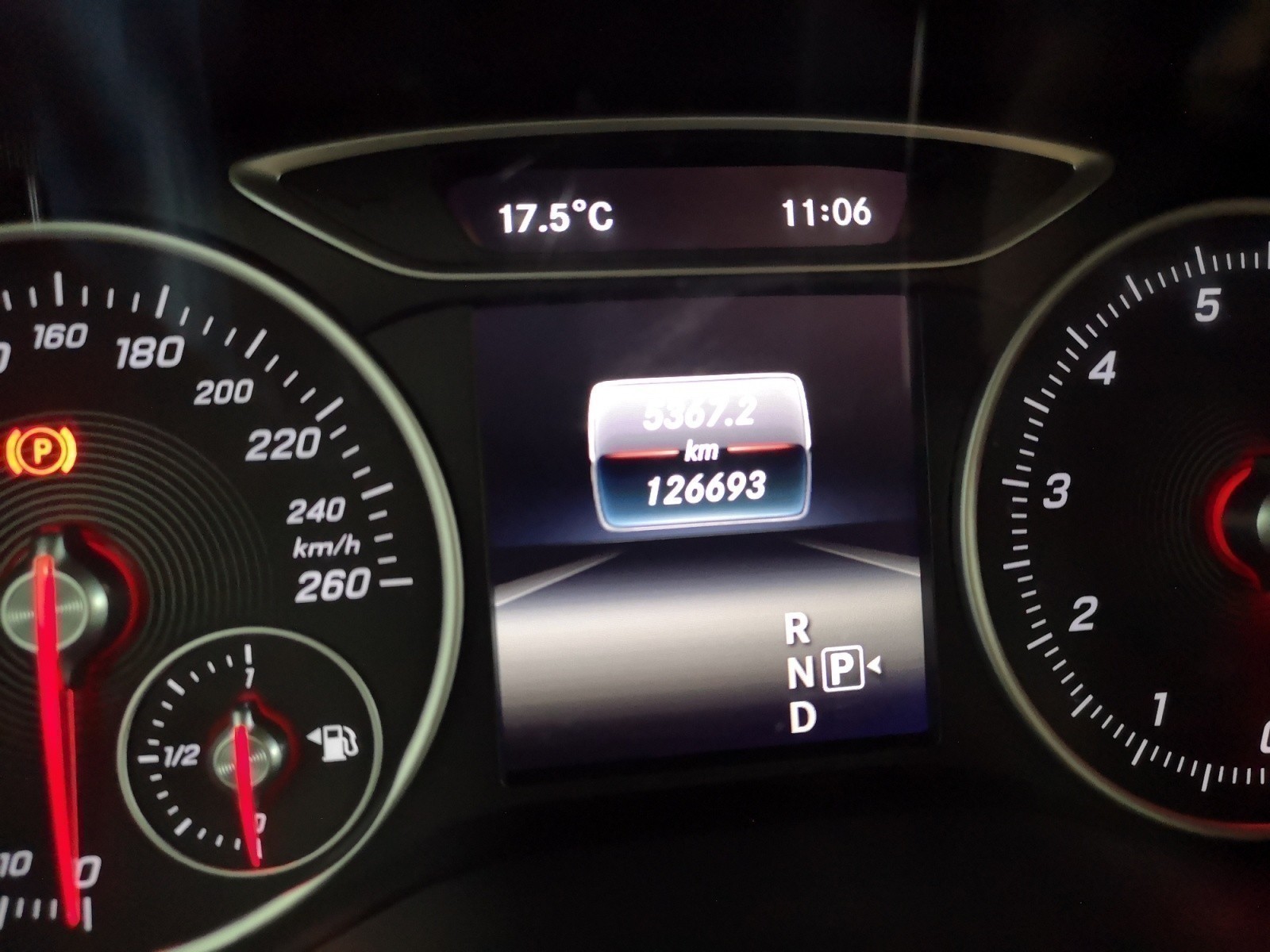 Mercedes-Benz - B 220