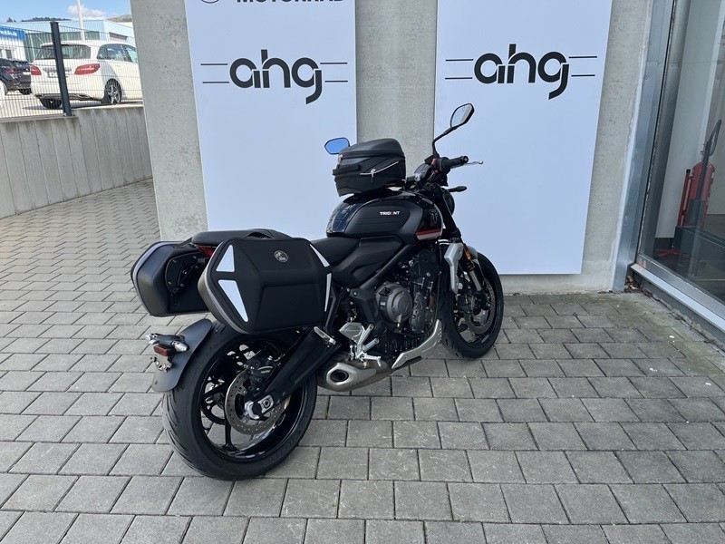 Triumph - Trident inkl. Koffer und Tankrucksack