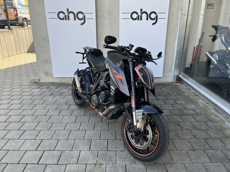 KTM - 1290 Super Duke R