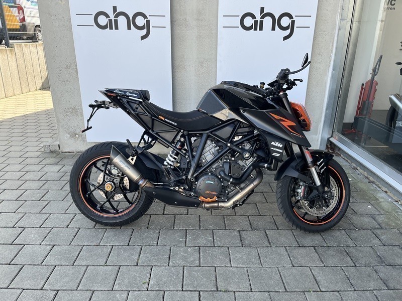 KTM - 1290 Super Duke R