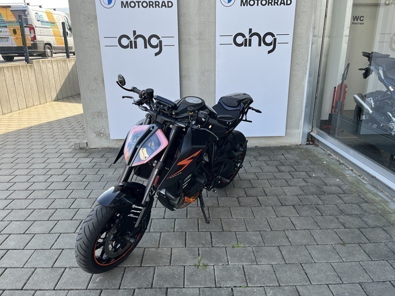 KTM - 1290 Super Duke R