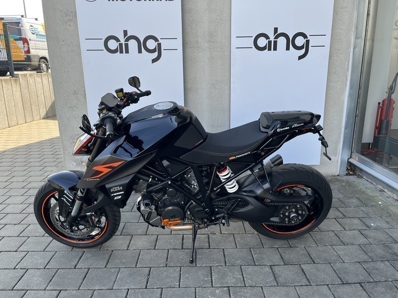 KTM - 1290 Super Duke R