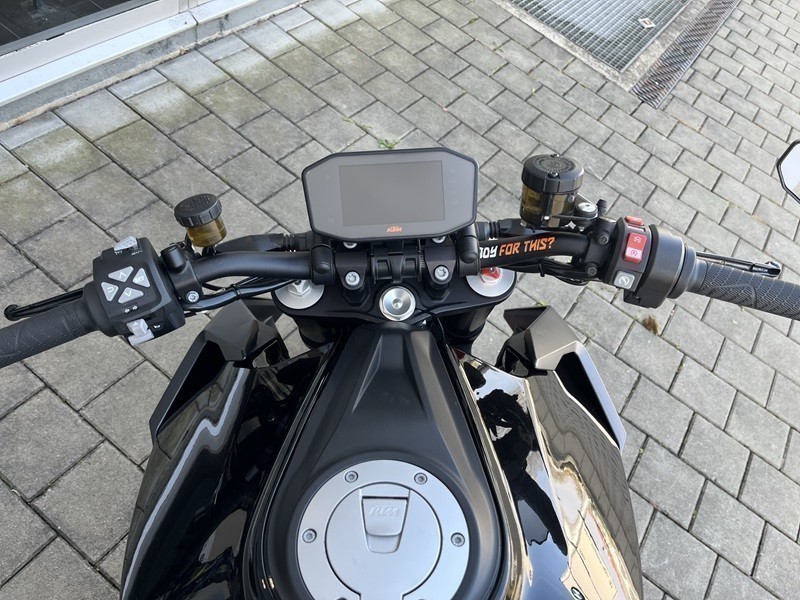KTM - 1290 Super Duke R
