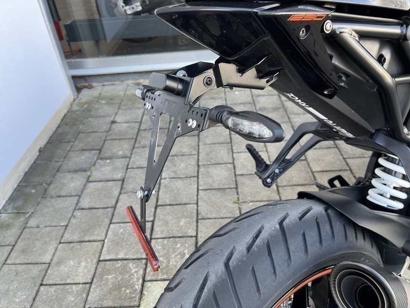 KTM - 1290 Super Duke R