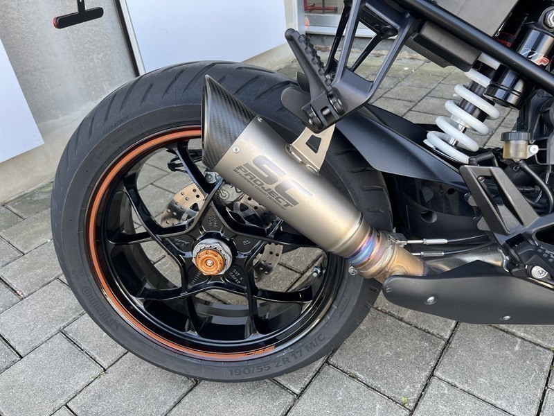 KTM - 1290 Super Duke R