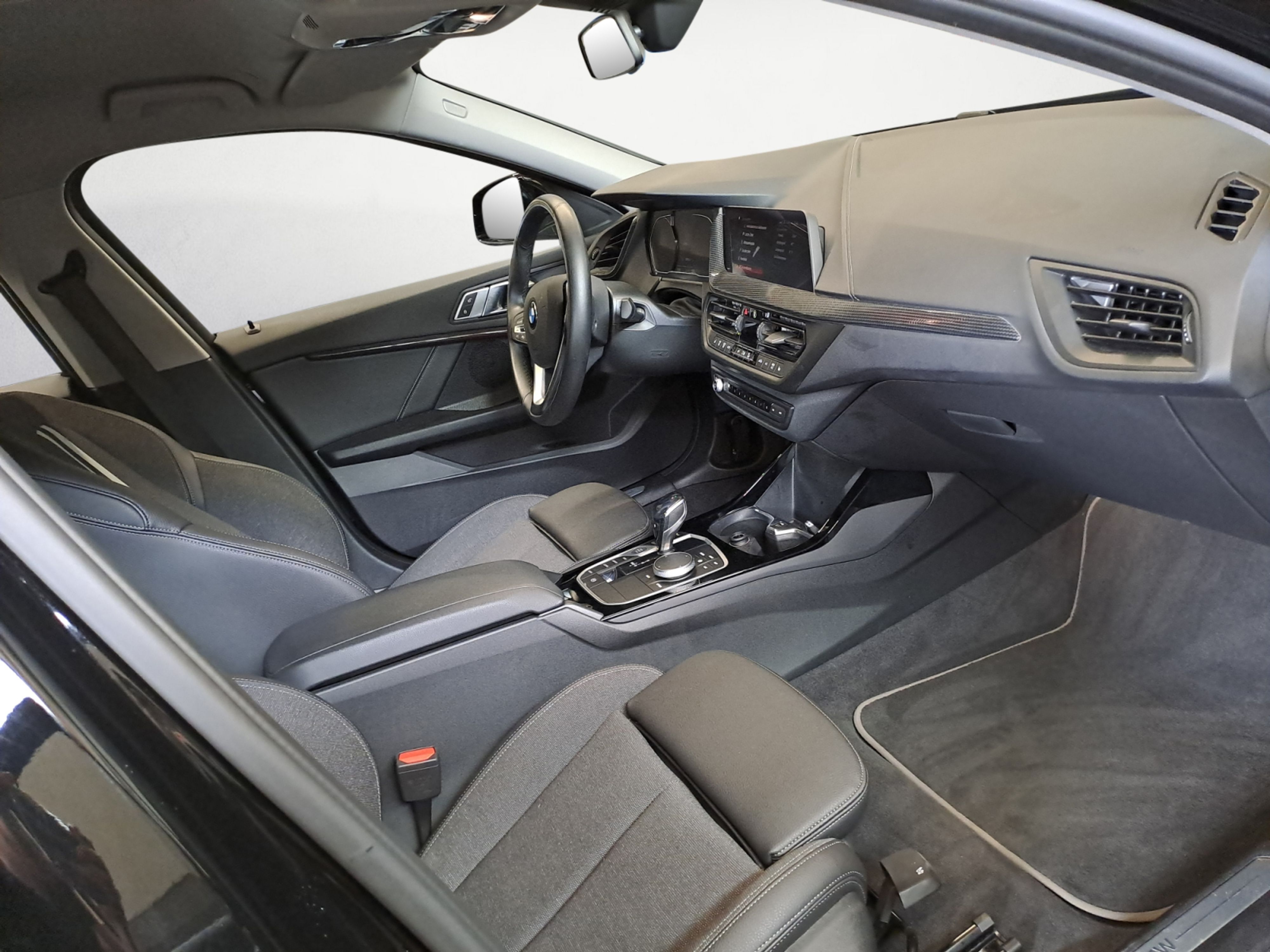BMW - 118i Sport Line