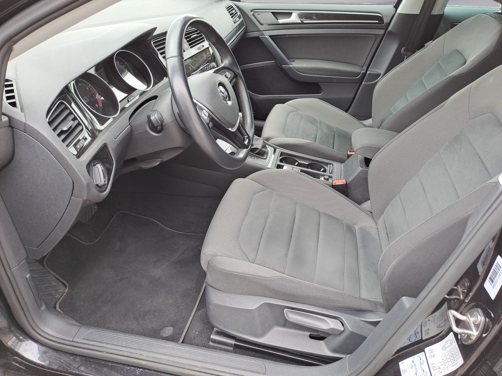 Volkswagen - Golf 1.5 TSI DSG Highline