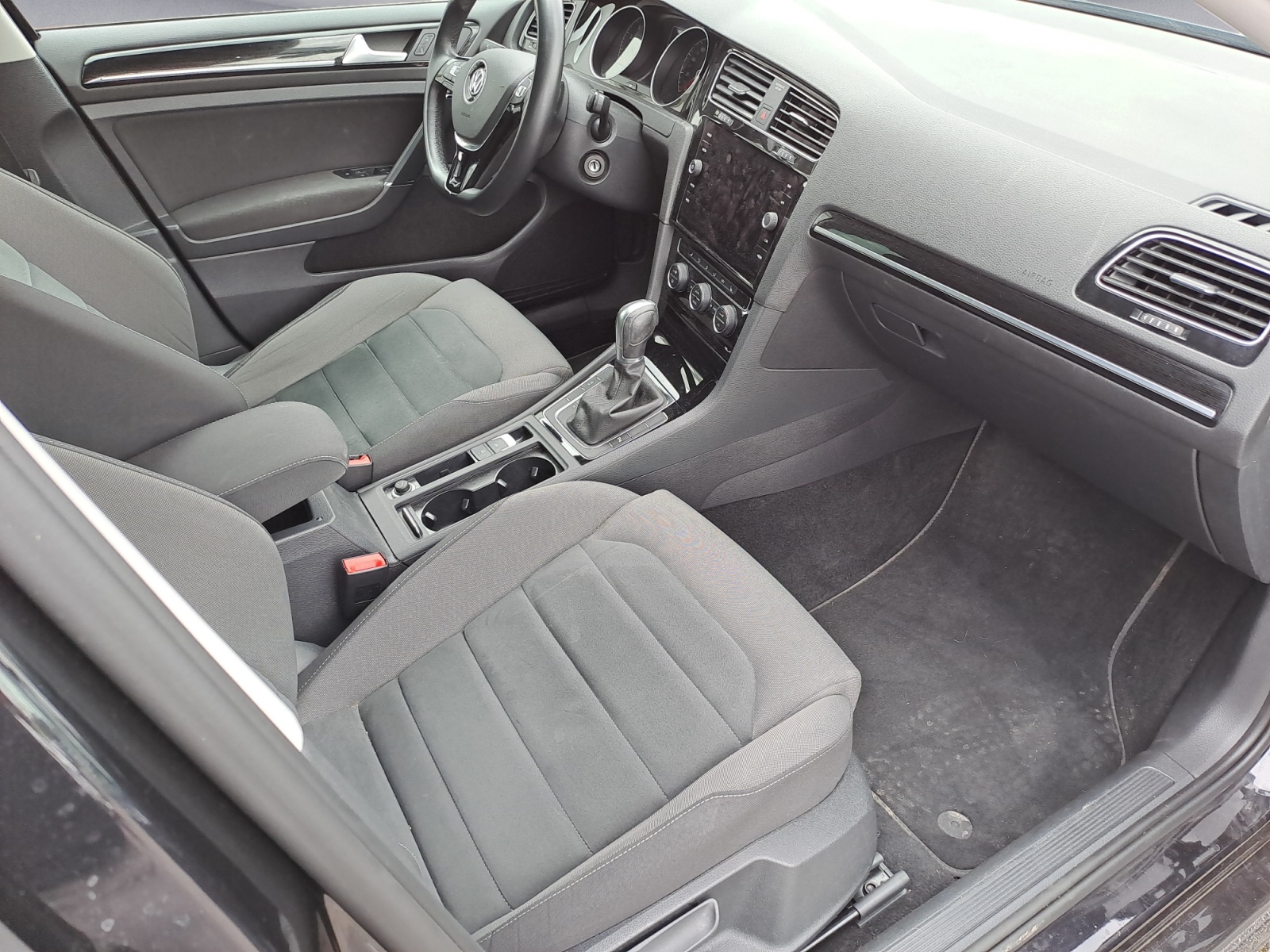 Volkswagen - Golf 1.5 TSI DSG Highline